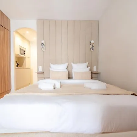 Daire Charming Parisian Flat By Champs Elysees *