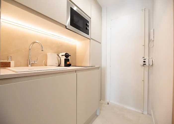 Charming Parisian Flat By Champs Elysees Appartement Parijs