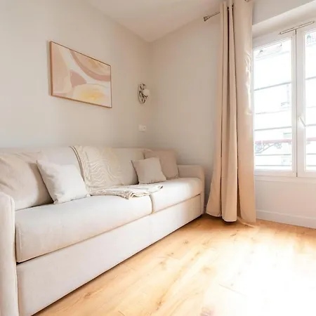 Charming Parisian Flat By Champs Elysees דירה *